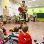 wizyta strażaka w przedszkolu