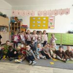 grupa przedszkolna w Dniu Kobiet